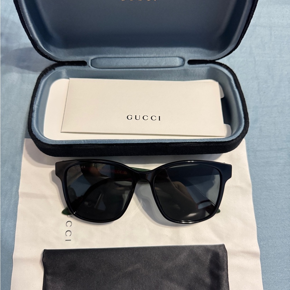 Gucci Classic Black Sunglasses